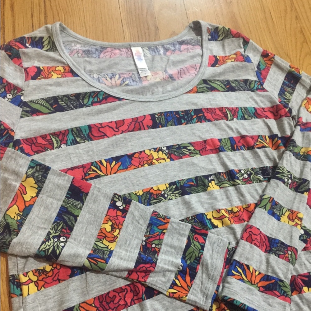 Lularoe lynnae shirt BNWT